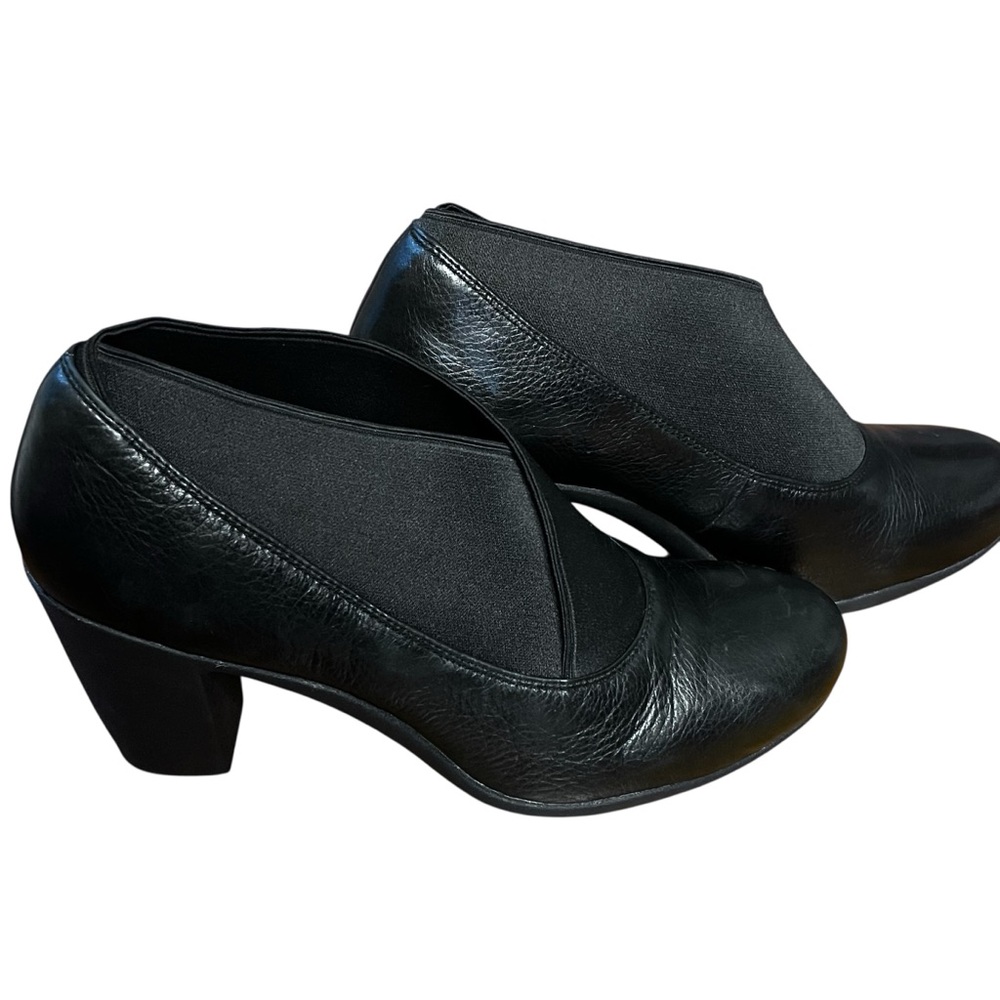 CLARKS Adya Luna Black Leather Pump Style Ankle Boot 10